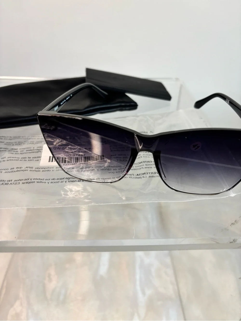 QUAY Come Thru Oversized Sunglasses Black Fade Gradient UV NWT